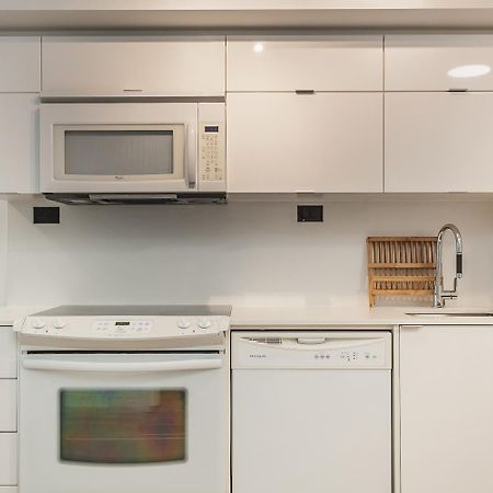 Cozy 2Br Close To Cn Tower & Harbourfront 多伦多 外观 照片